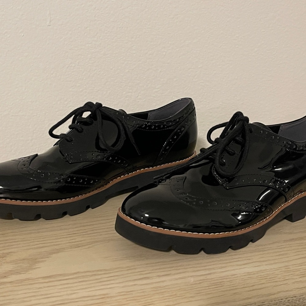 Vionic Black Patent Leather Brogue Flats - Picture 9 of 9